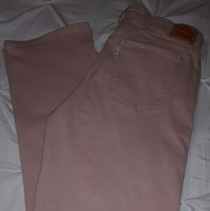 NWOT Women's Levi's 32 x 32. Dust peach/tan color